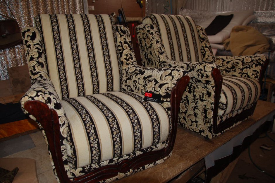 Реставрируем подлокотники дивана