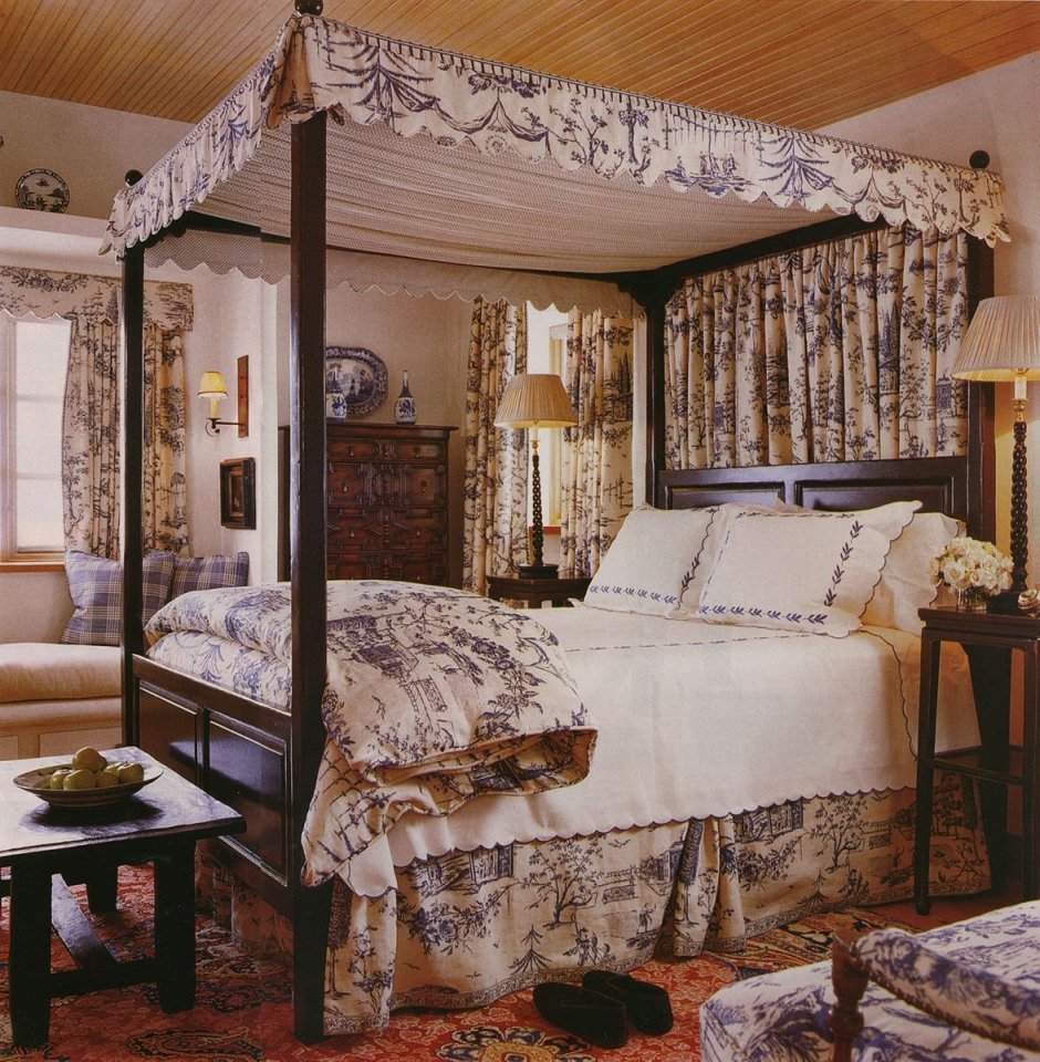 Спальня в старинном стиле