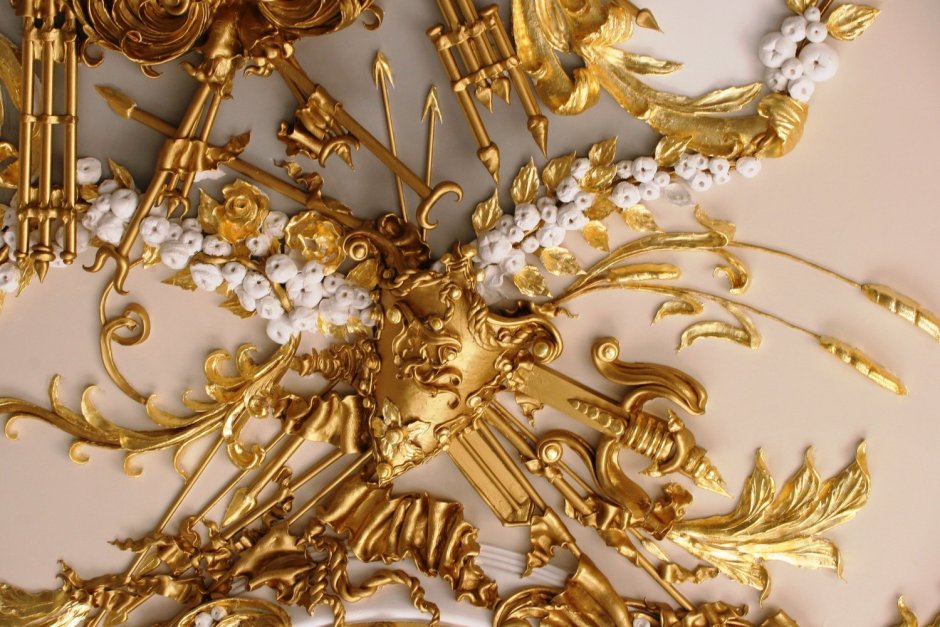 Декор вместо обоев