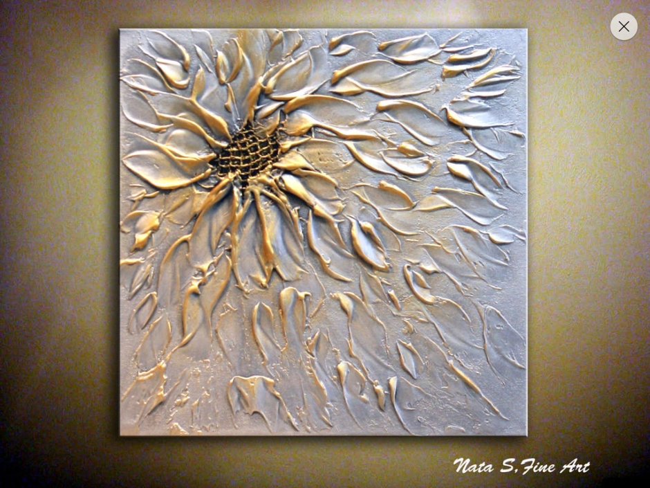 Кирпич покрытый поталью в интерьере