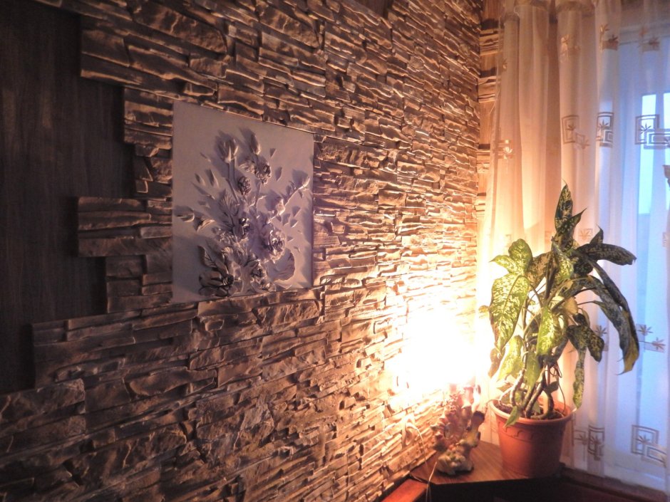 Стены в коридоре