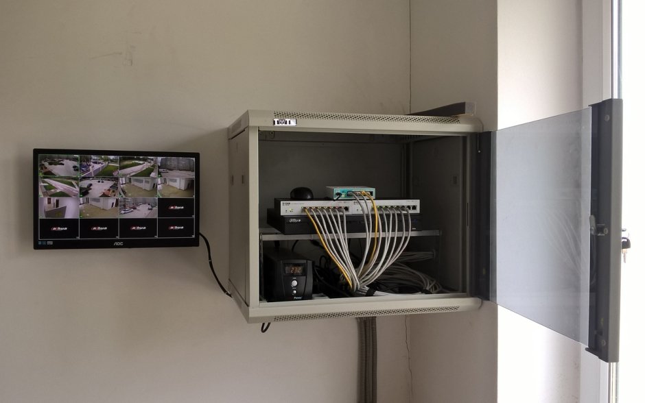 Шкаф для системы видеонаблюдения