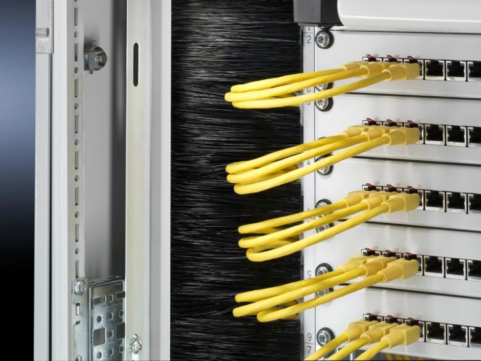 Щеточный Буртик 7072.200 Rittal