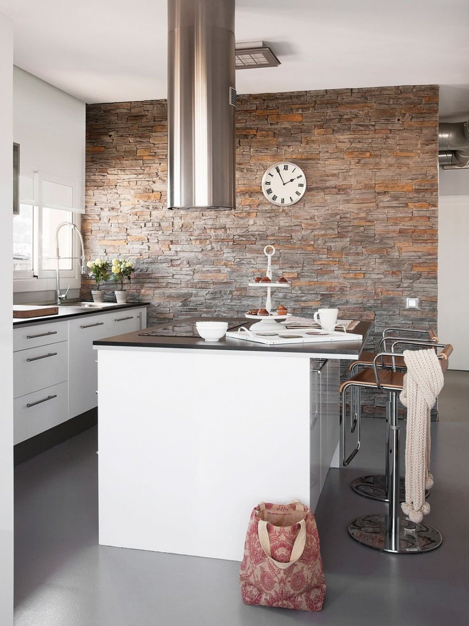 Островные вытяжки Loft