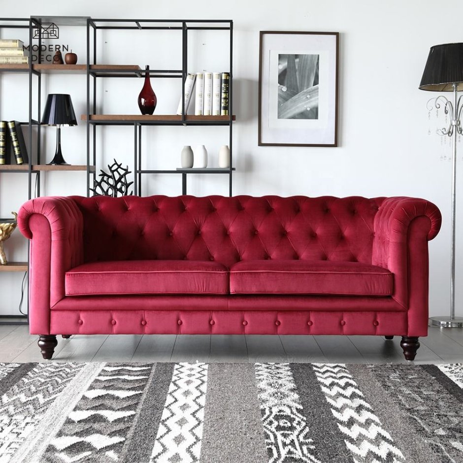 Красный винтажный бархатный диван