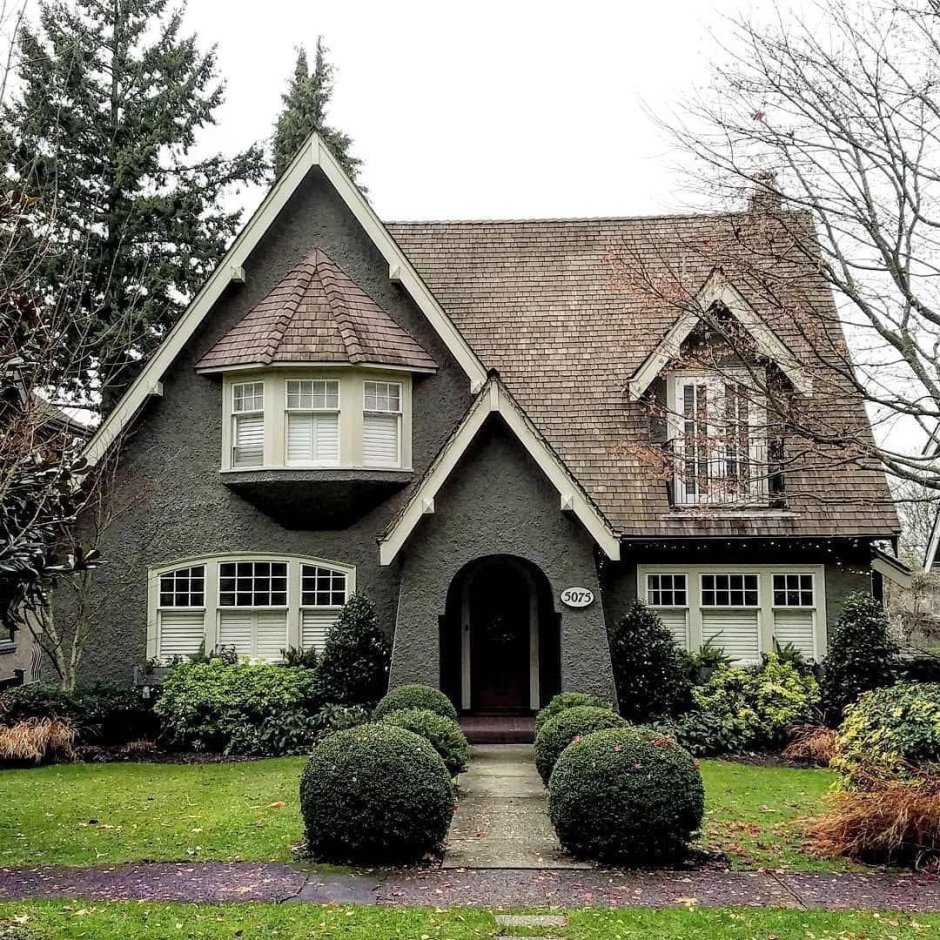 Дом Тюдор в Ванкувере
