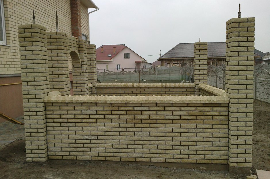 Беседка из гиперпрессованного кирпича