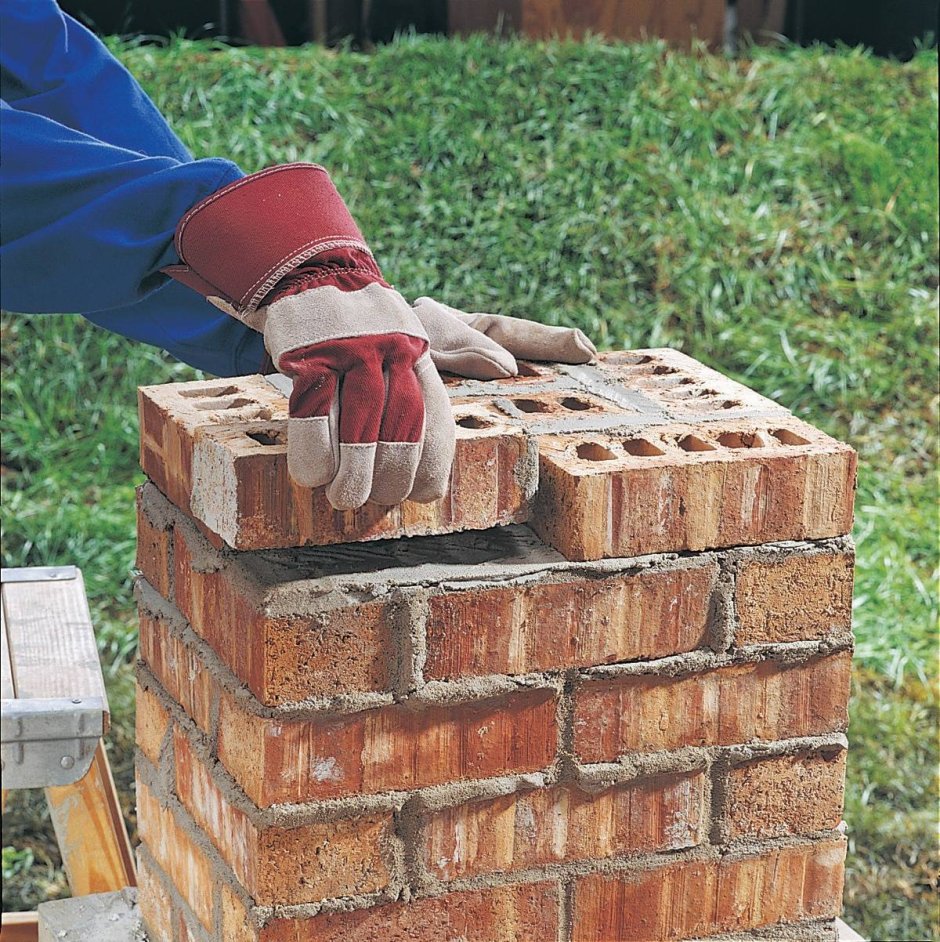 Кладка кирпича столбы