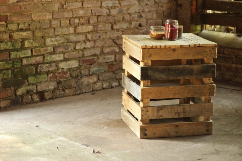 Стол деревянный из паллет