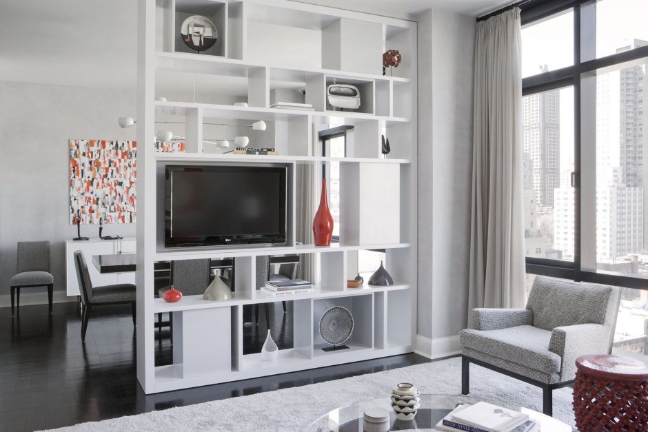 Стеллаж с телевизором для зонирования