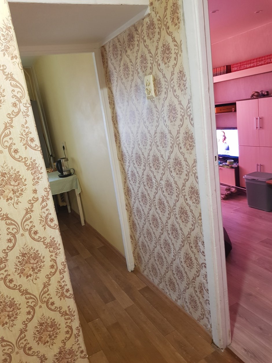 Обои в коридор переходящий в кухню