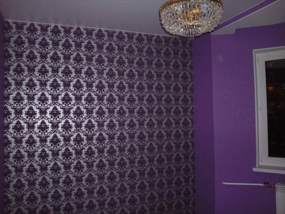 Оклейка комнаты двумя видами обоев
