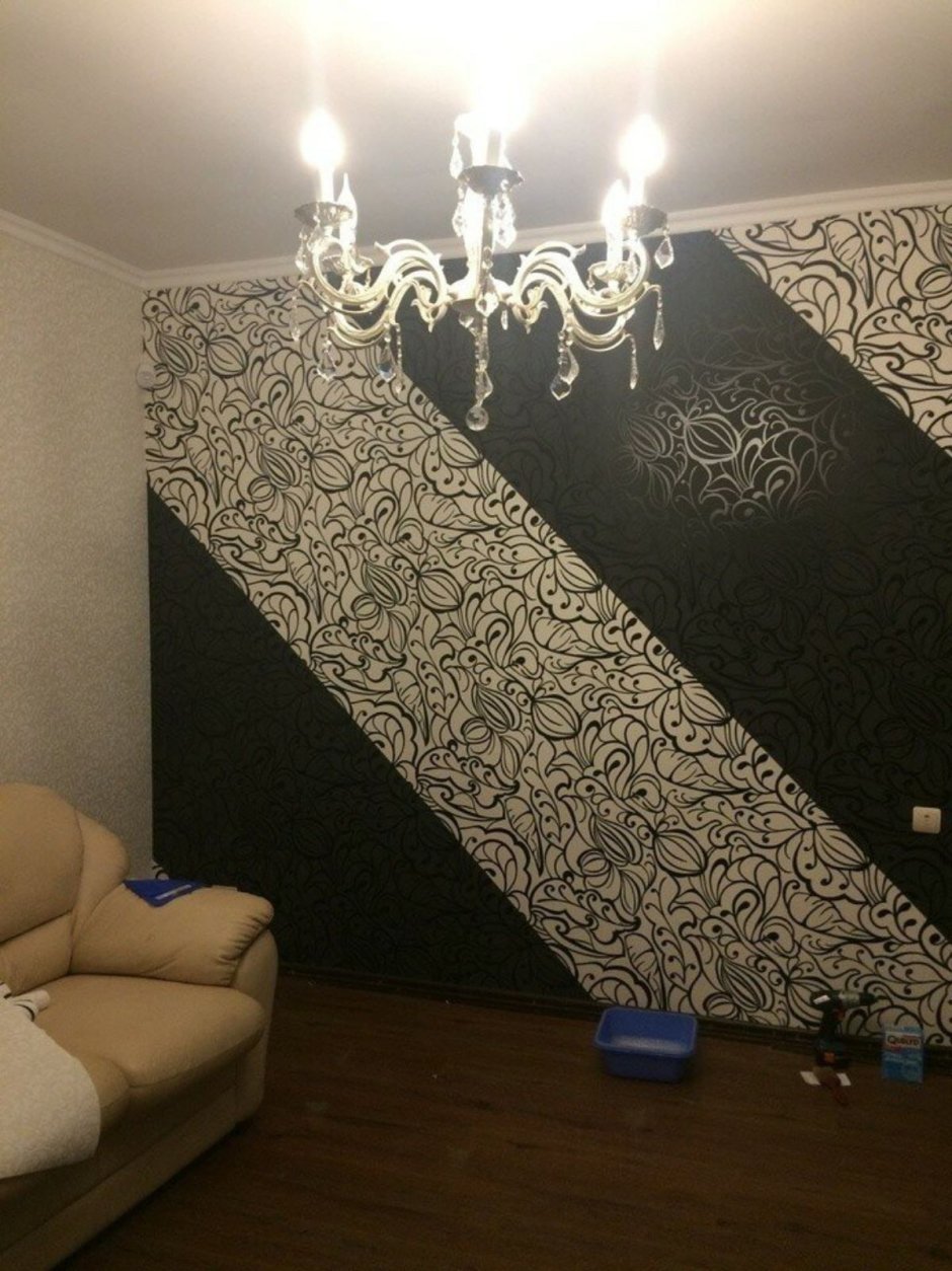 Поклеить обои в зале