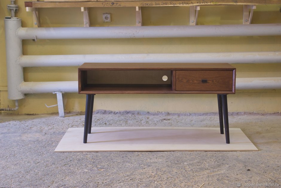 Советская тумба под телевизор