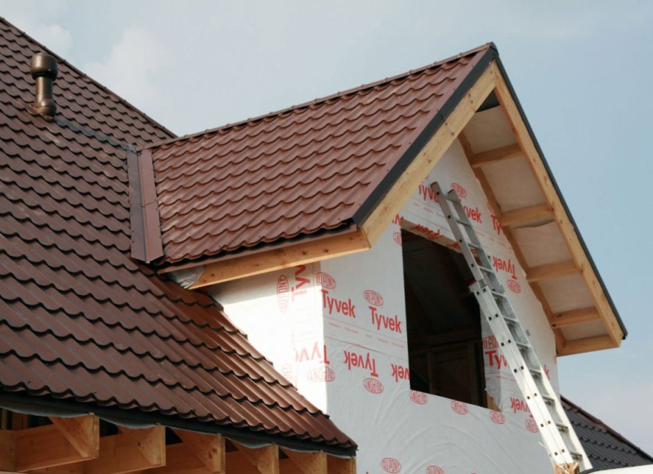 Кровля крыши с кукушкой