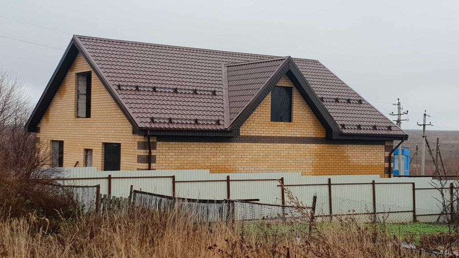 Двускатная кровля с кукушкой