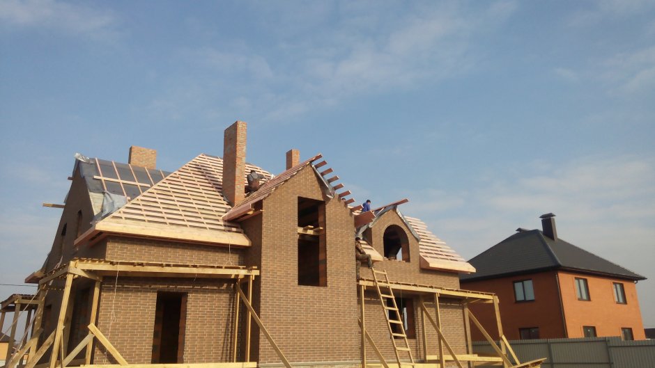 Дома с кукушкой в кровле