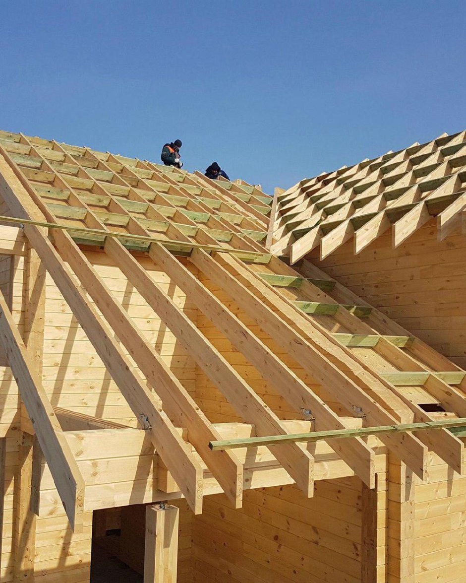 Вальмовая кровля с кукушкой стропильная система