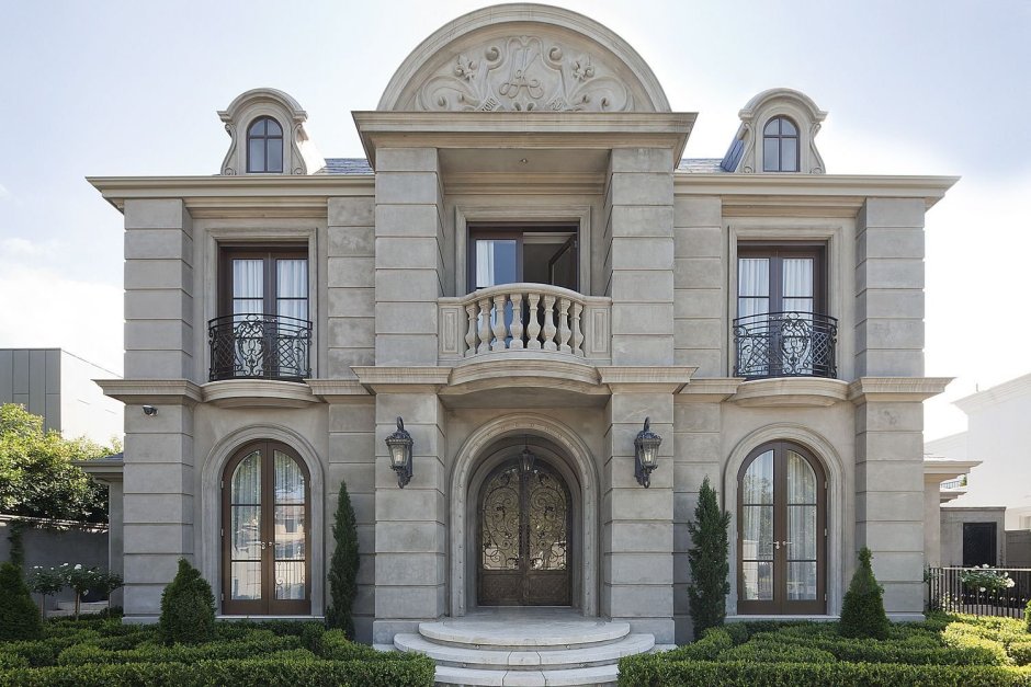 Забор колонны дагестанского камня