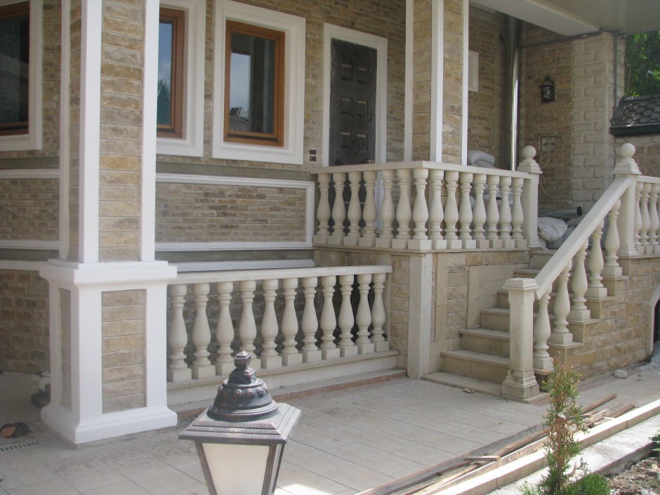 Каменный Родник во дворе Дагестана