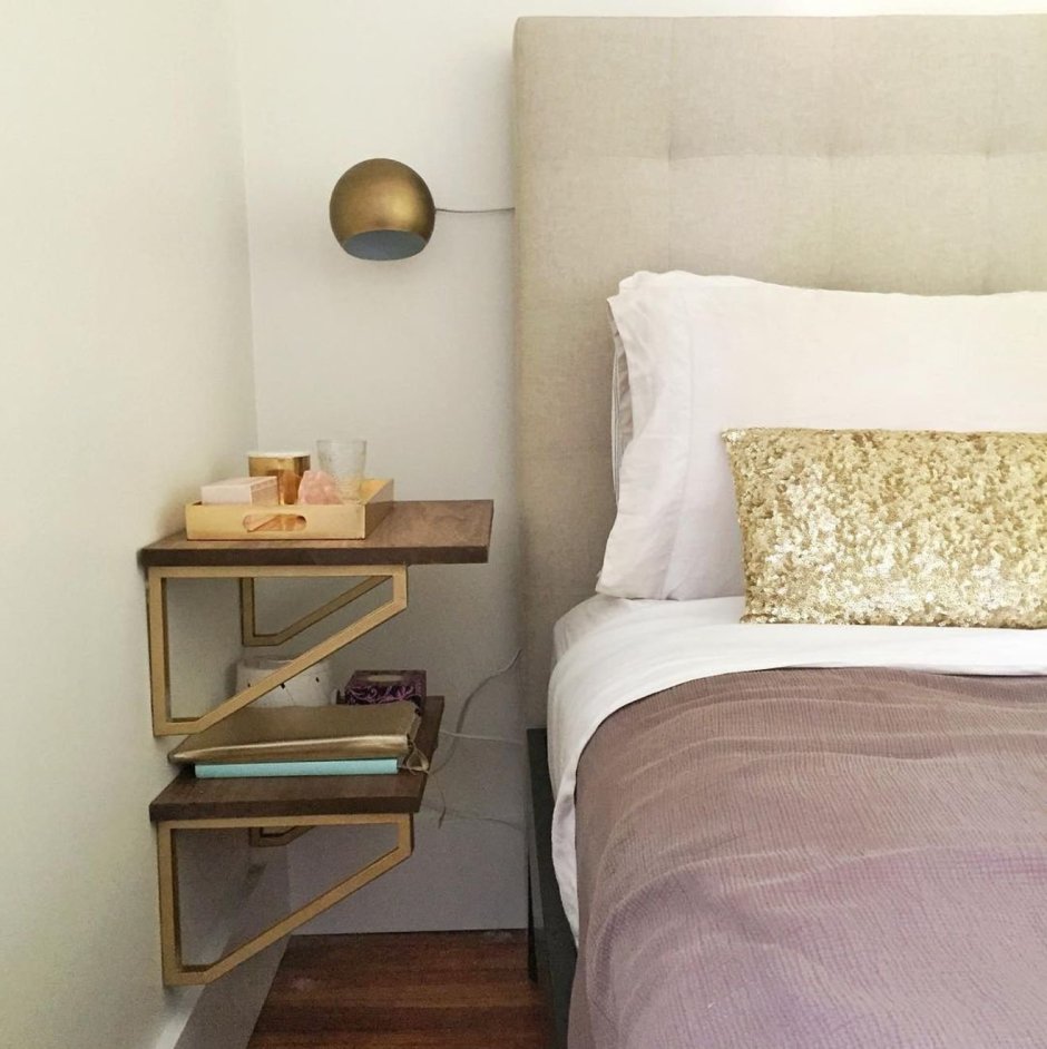 Прикроватная тумбочка