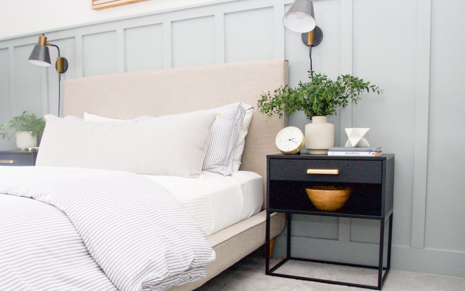 Прикроватная полка декор