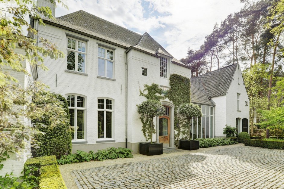 Дом в стиле Бельгии