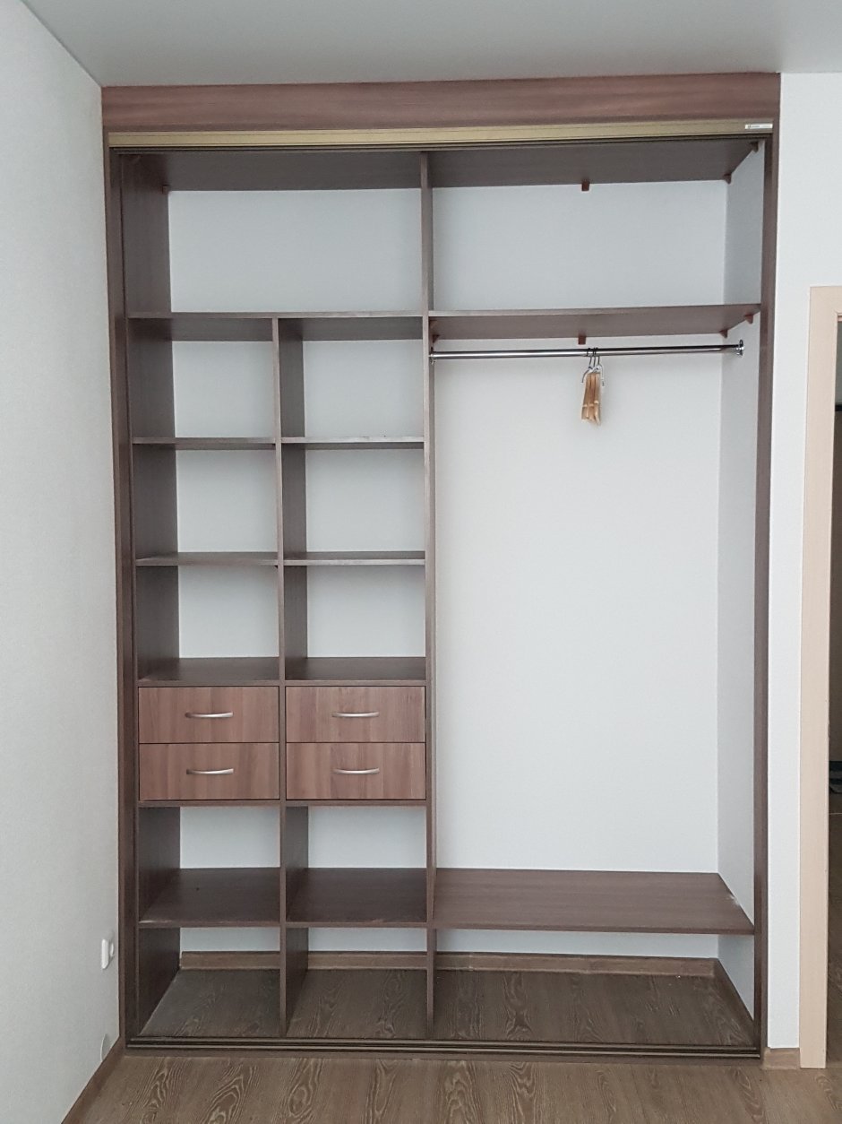 Шкаф встроенный в нишу