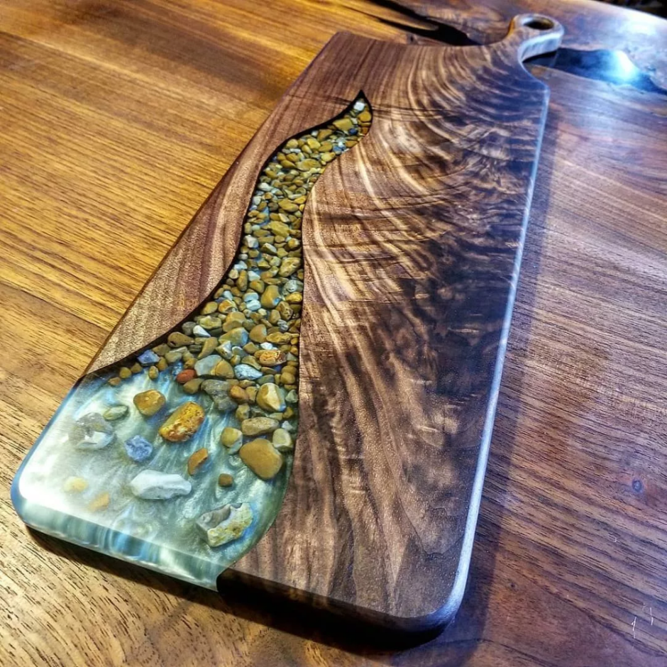 Разделочная доска из эпоксидной смолы