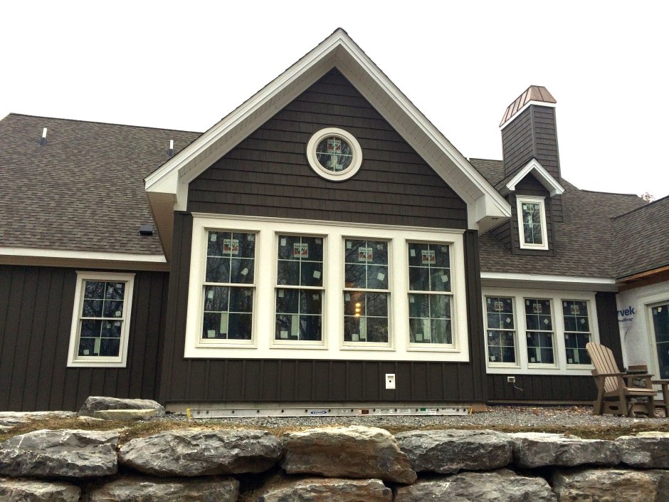 Дом сайдинг графит