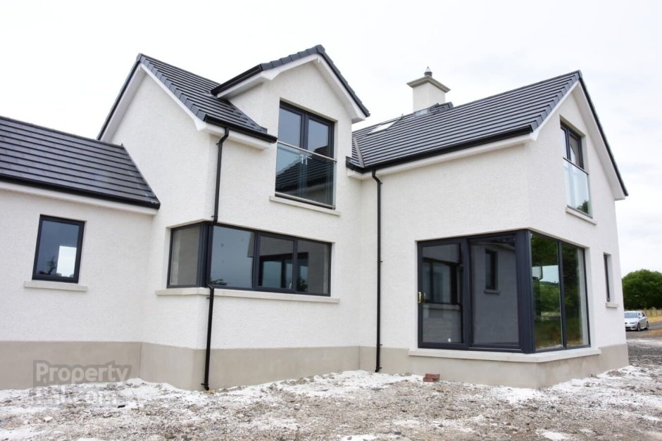 Двухцветные фасады домов