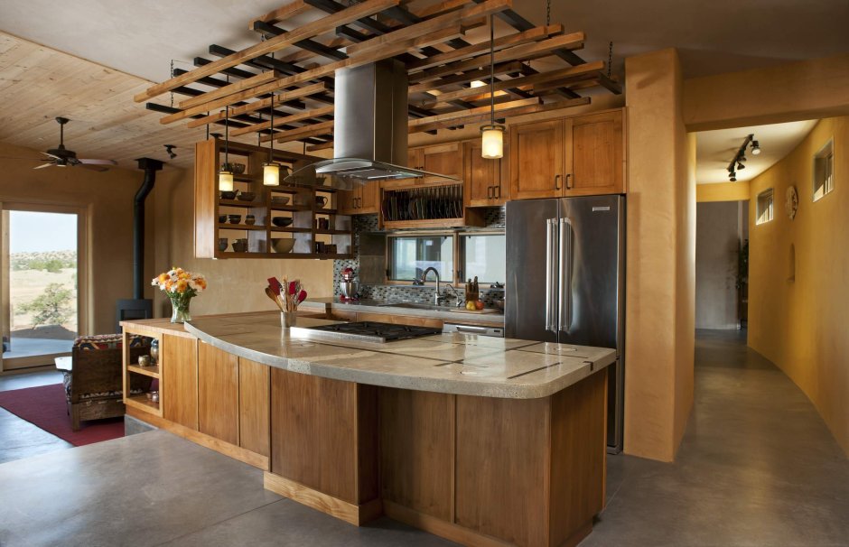 Необычный потолок на кухне