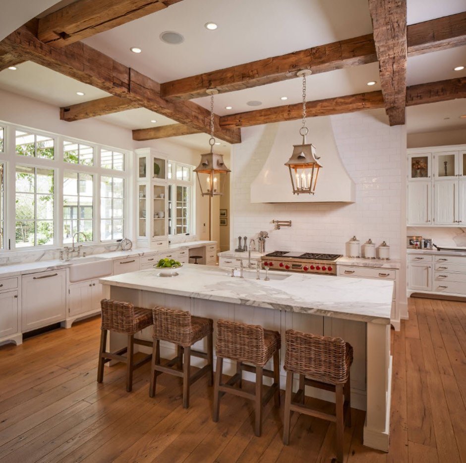 Фальшбалки в 10 кв.м. кухне