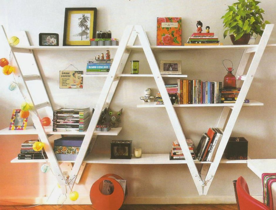 Большой книжный шкаф