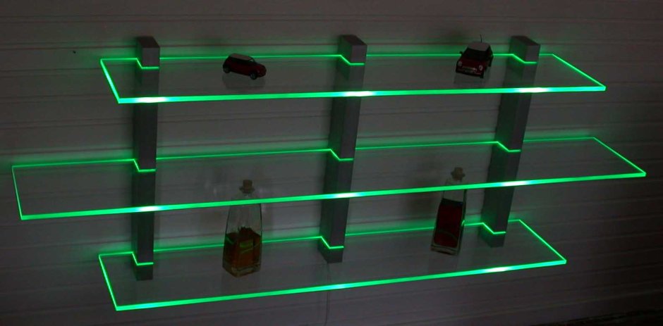 Стеклянные полки с подсветкой