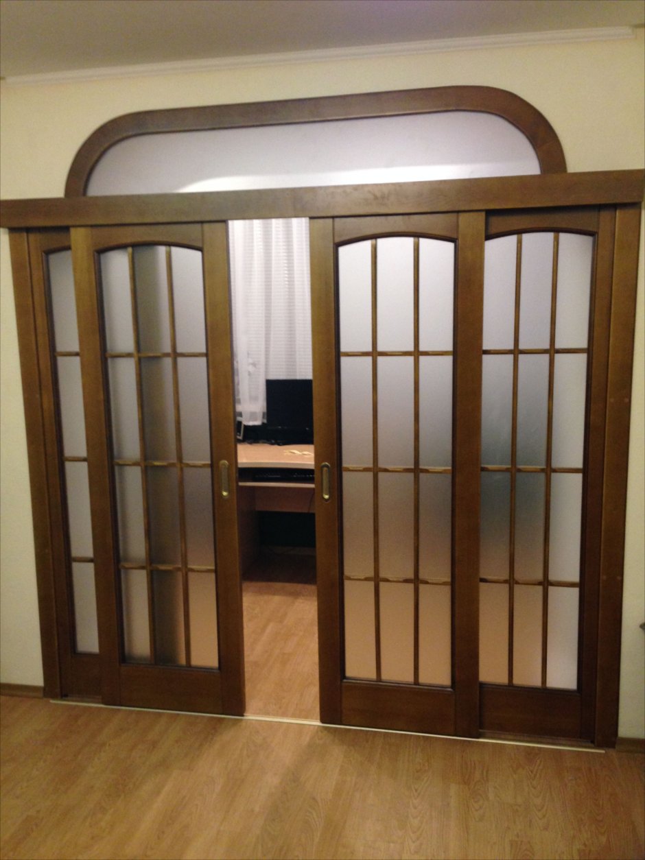 Двери в зал двойные раздвижные