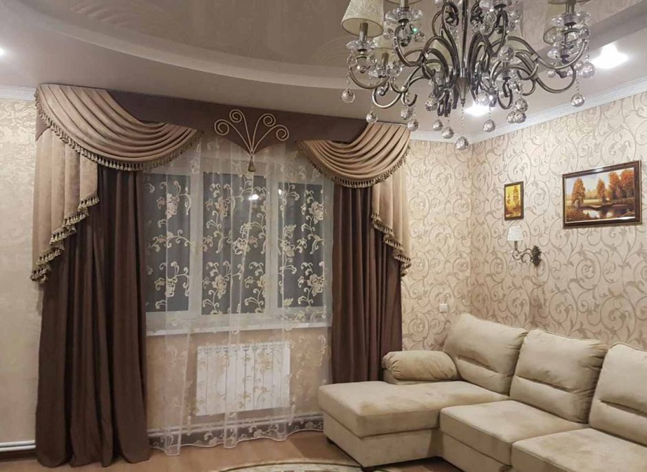 Шторы в зал в золотистых тонах