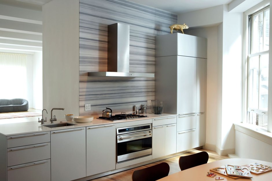 Прямые кухни без верхних шкафов