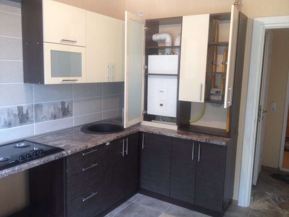 Угловая кухня с котлом