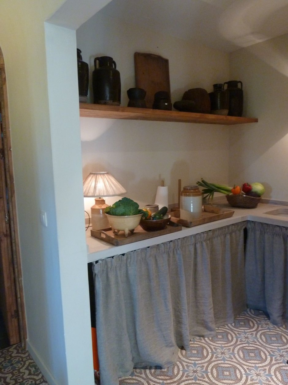 Шторки вместо фасадов на кухне