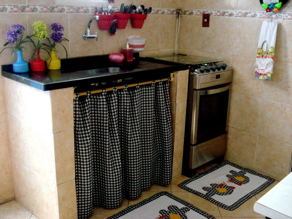 Кухонные шкафчики с занавесками