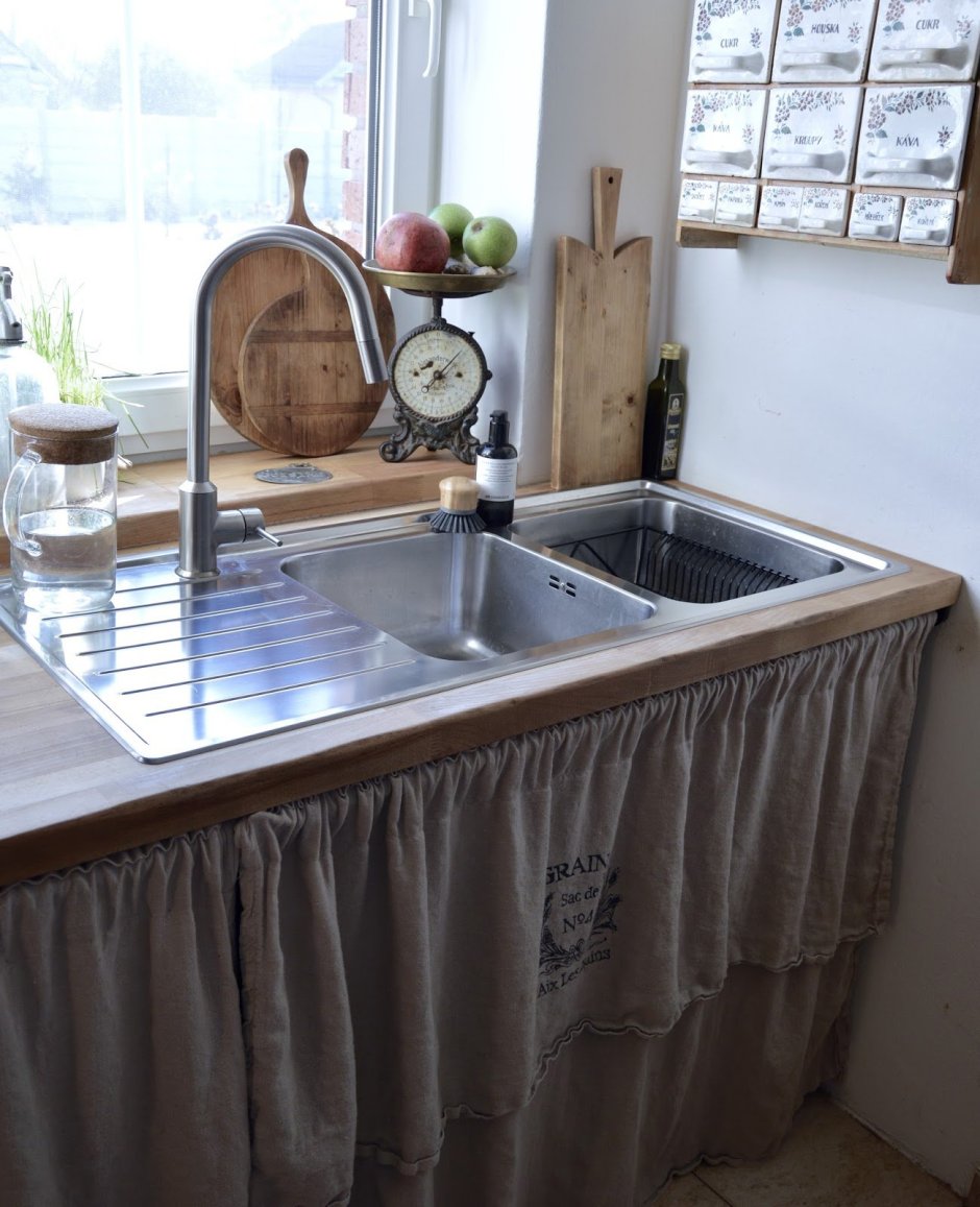 Кухонные шкафы со шторками