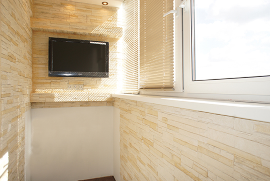 Отделка балкона