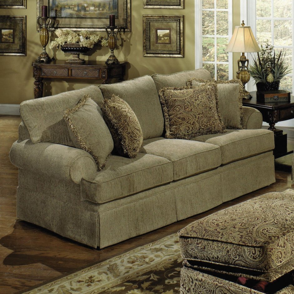 Диван оливкового цвета