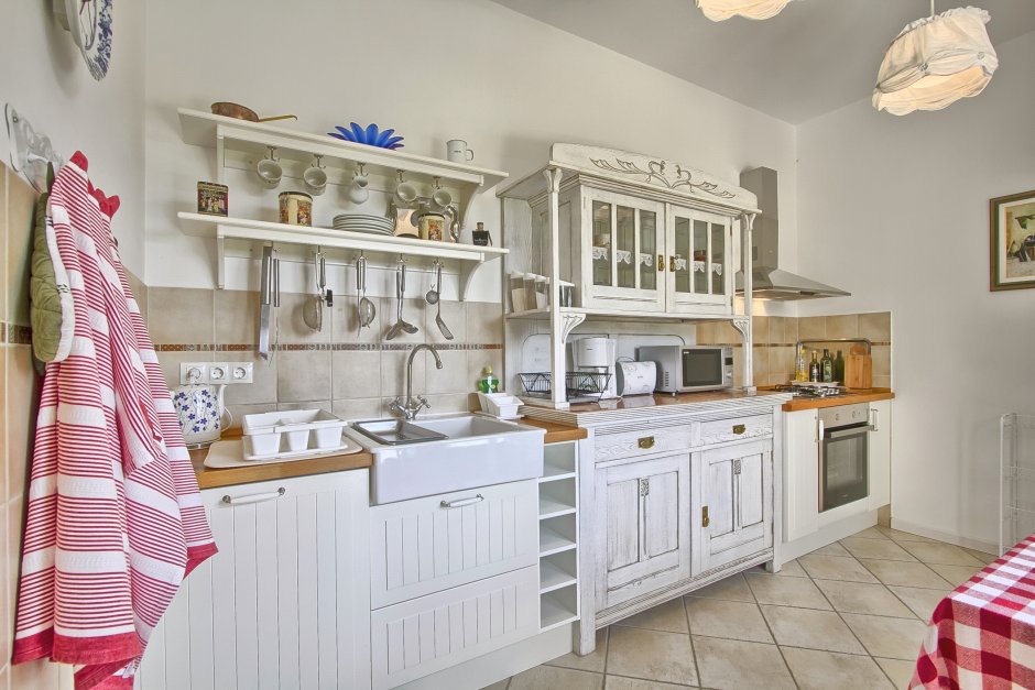 Кухня в ретро стиле светлая