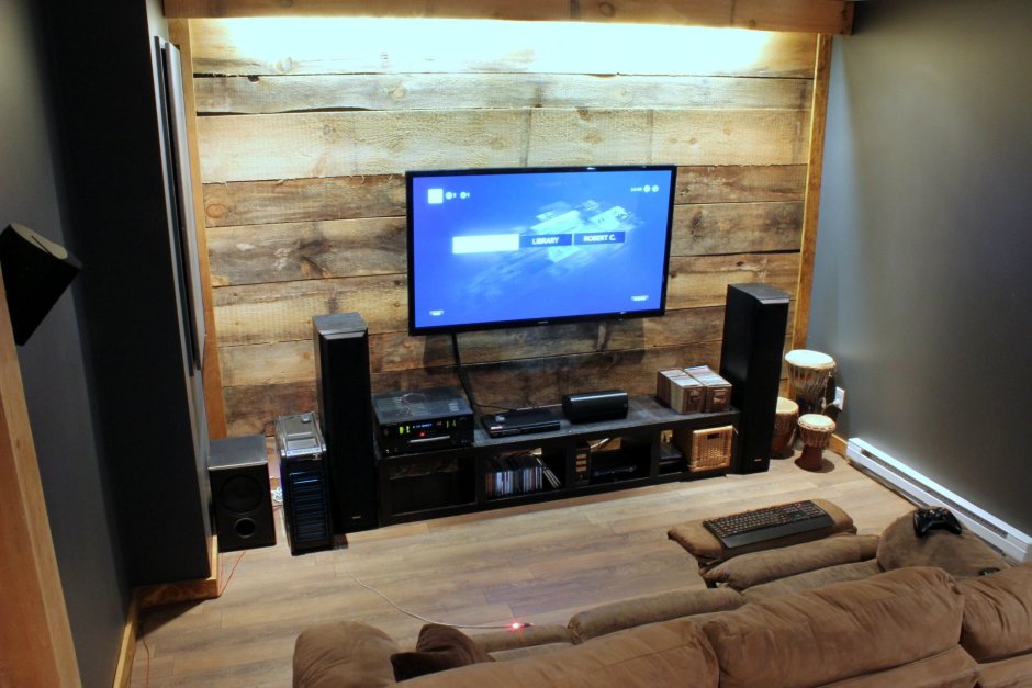 Комната с телевизором