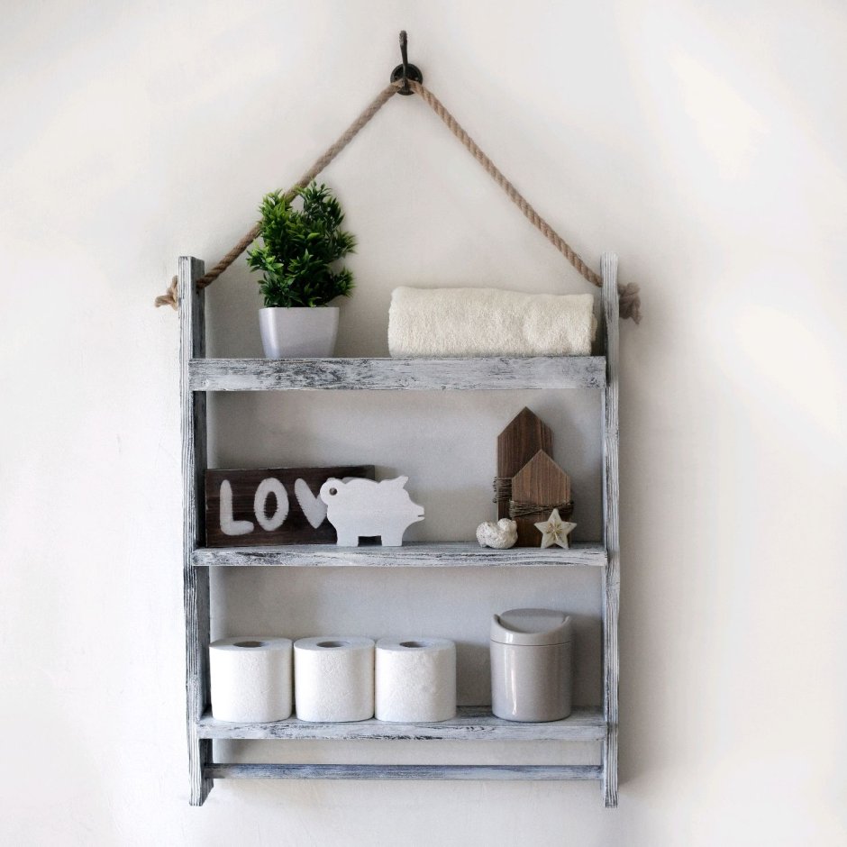 Деревянные полочки в ванную