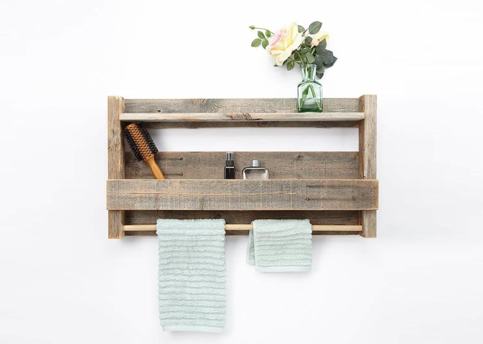 Деревянная полка в ванную