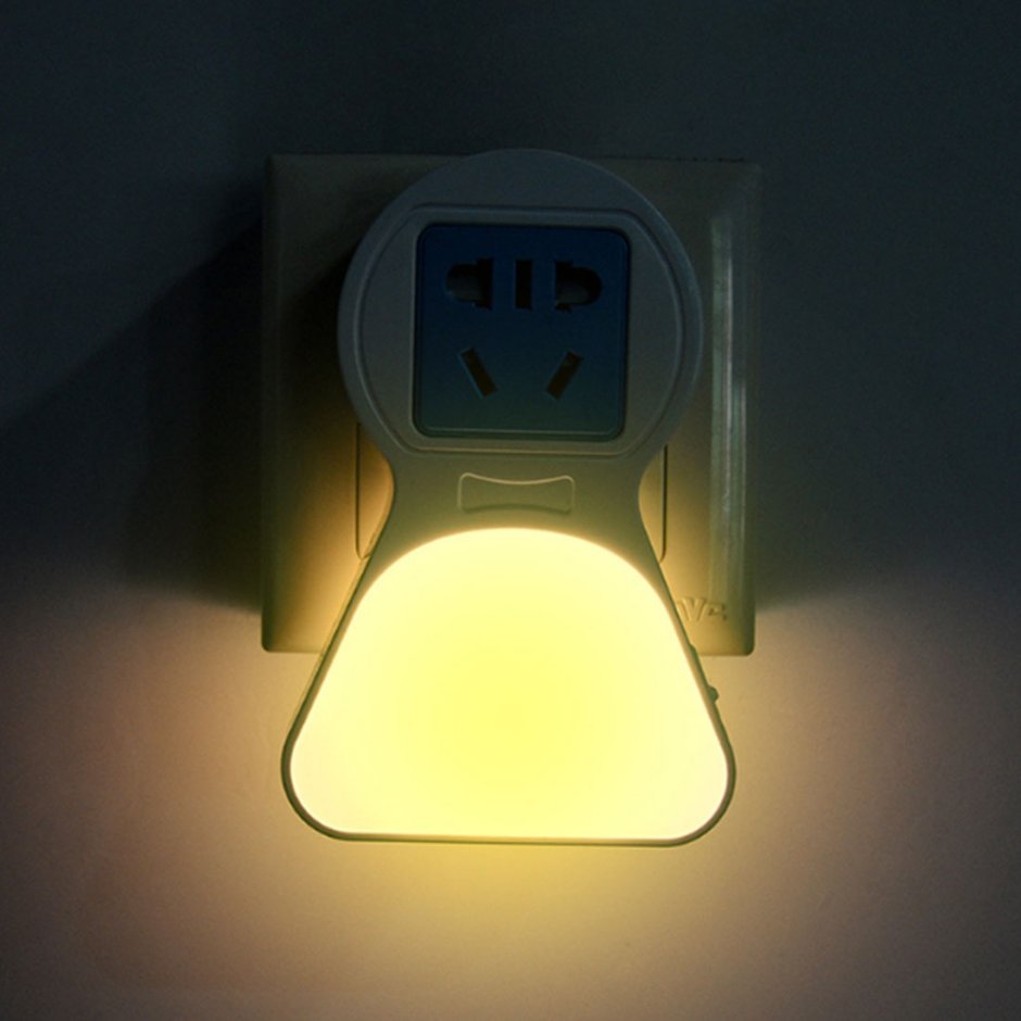 Ночник в розетку с датчиком освещения