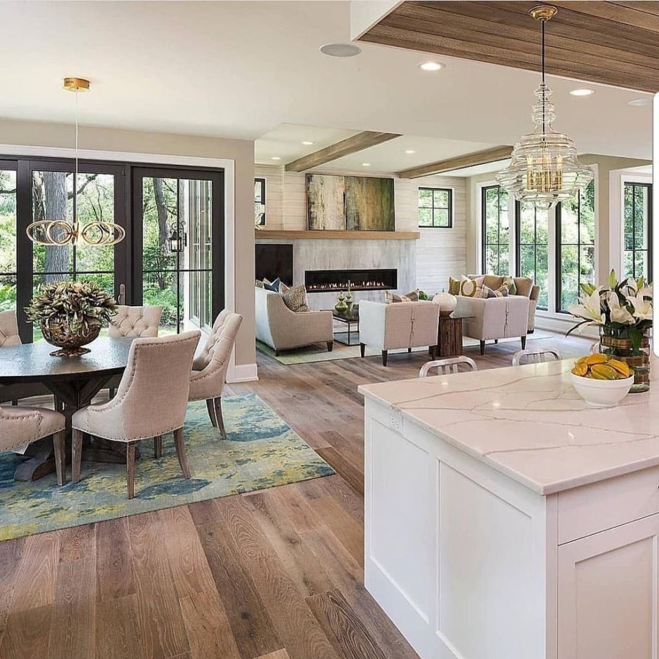 Кухня с островом и выходом на террасу